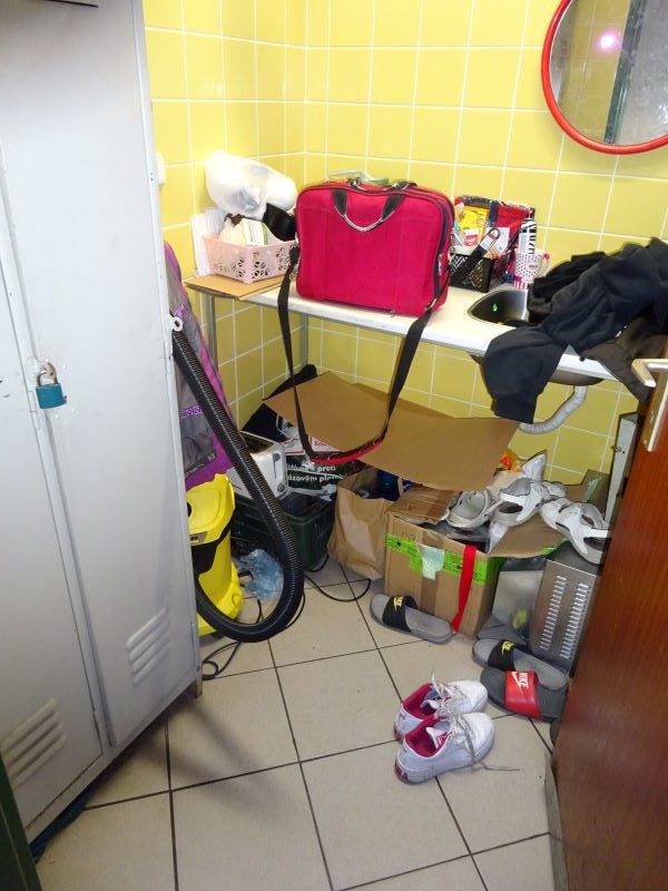 nepořádek v šatně