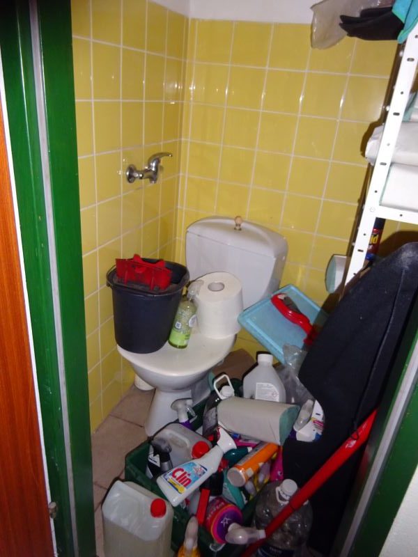 úklidová místnost a nepořádek