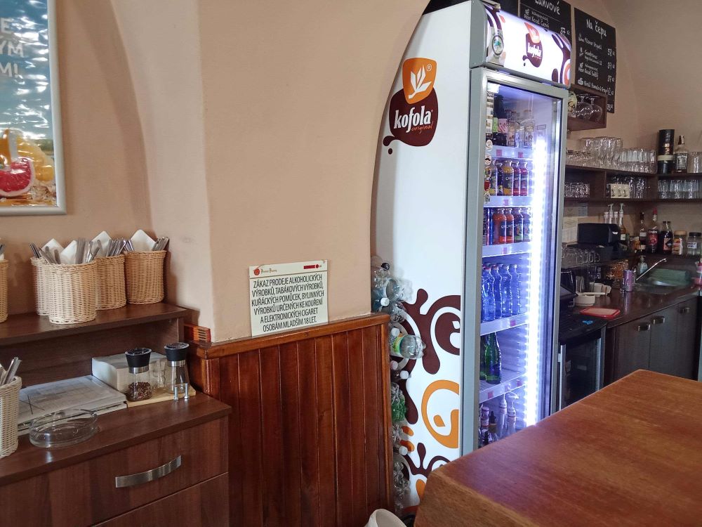 zákaz prodeje alkoholu a cigaret do 18 let