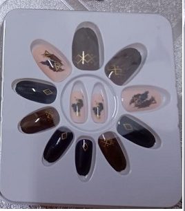 Nebezpečný výrobek: VV MEIJIAER, 12 Designer Nails Set