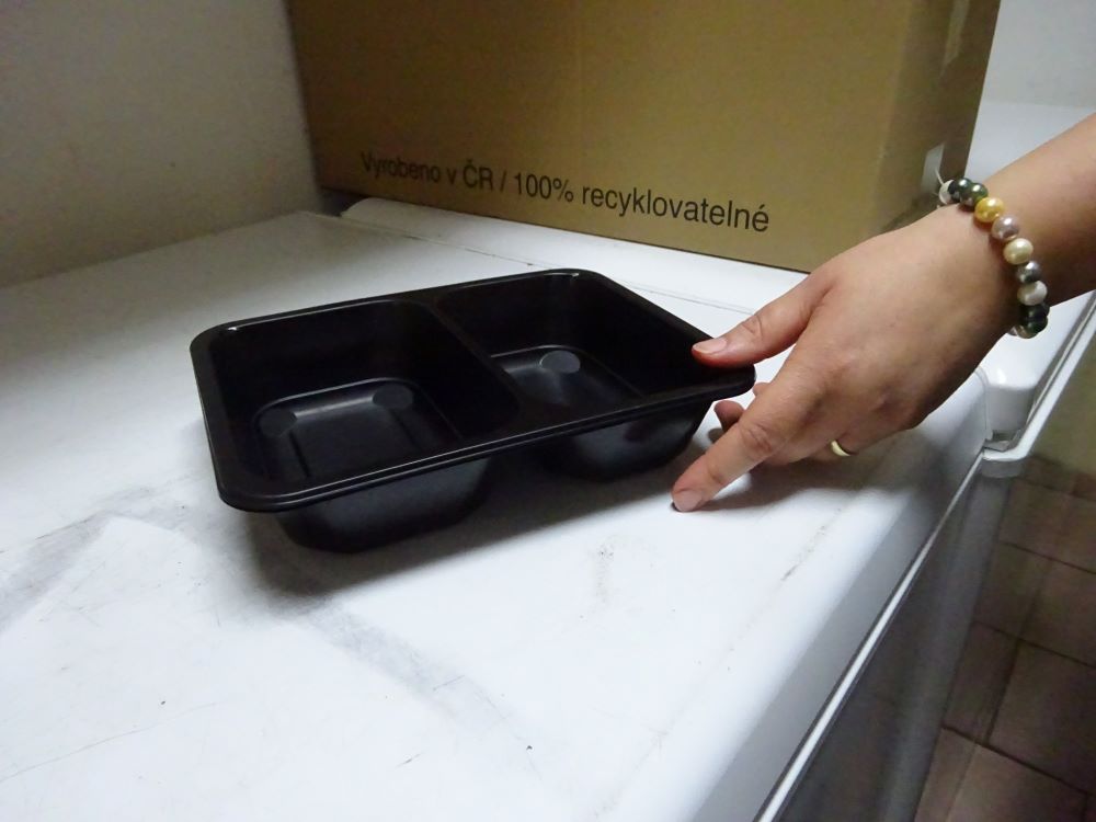 Plastová miska na pokrmy