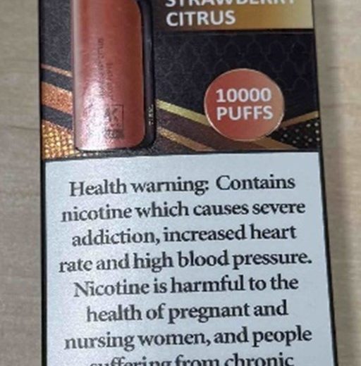 Nebezpečný výrobek: Jednorázová elektronická cigareta zn. MIKING SUPER, 10000 puffs, NICOTINE 2%, objem: 9 ml, příchuť STRAWBERRY CITRUS