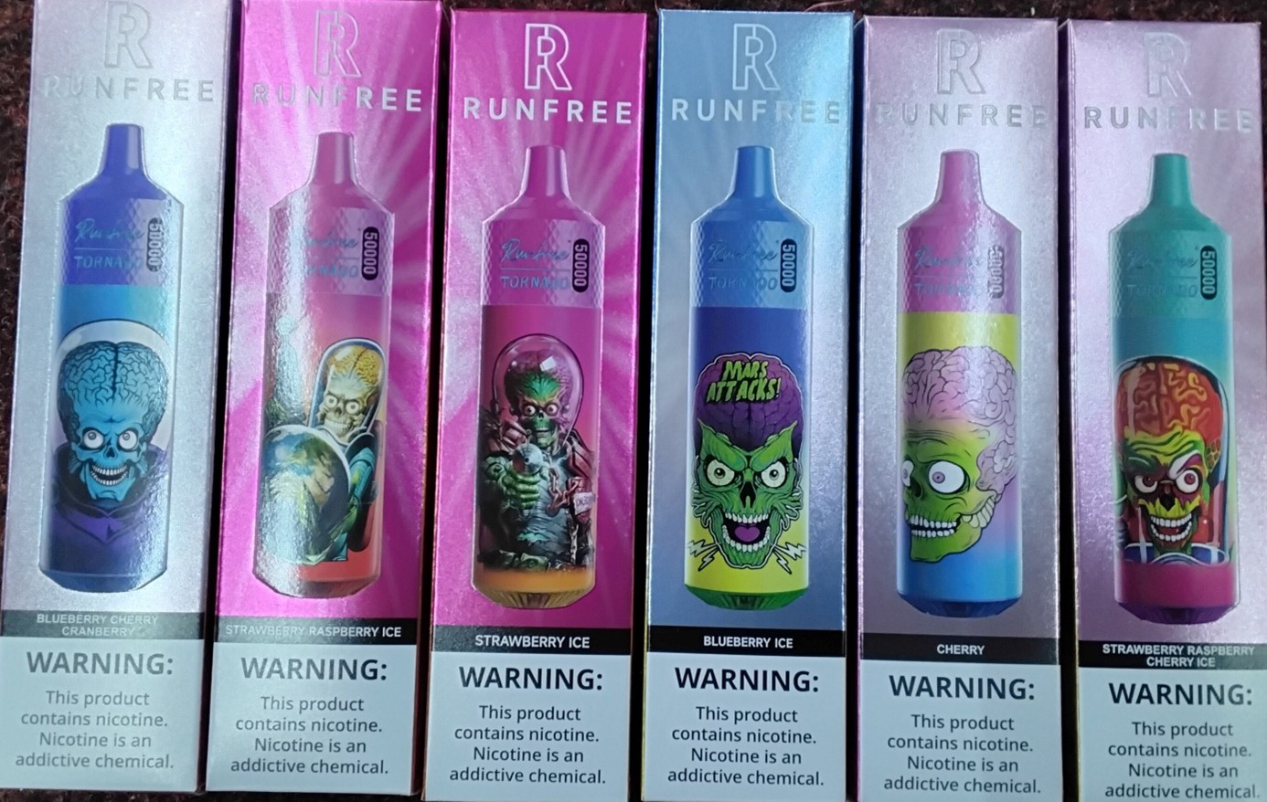 Jednorázová elektronická cigareta zn. RUNFREE TORNADO 50000 Puffs,Blueberry Cherry Cranberry