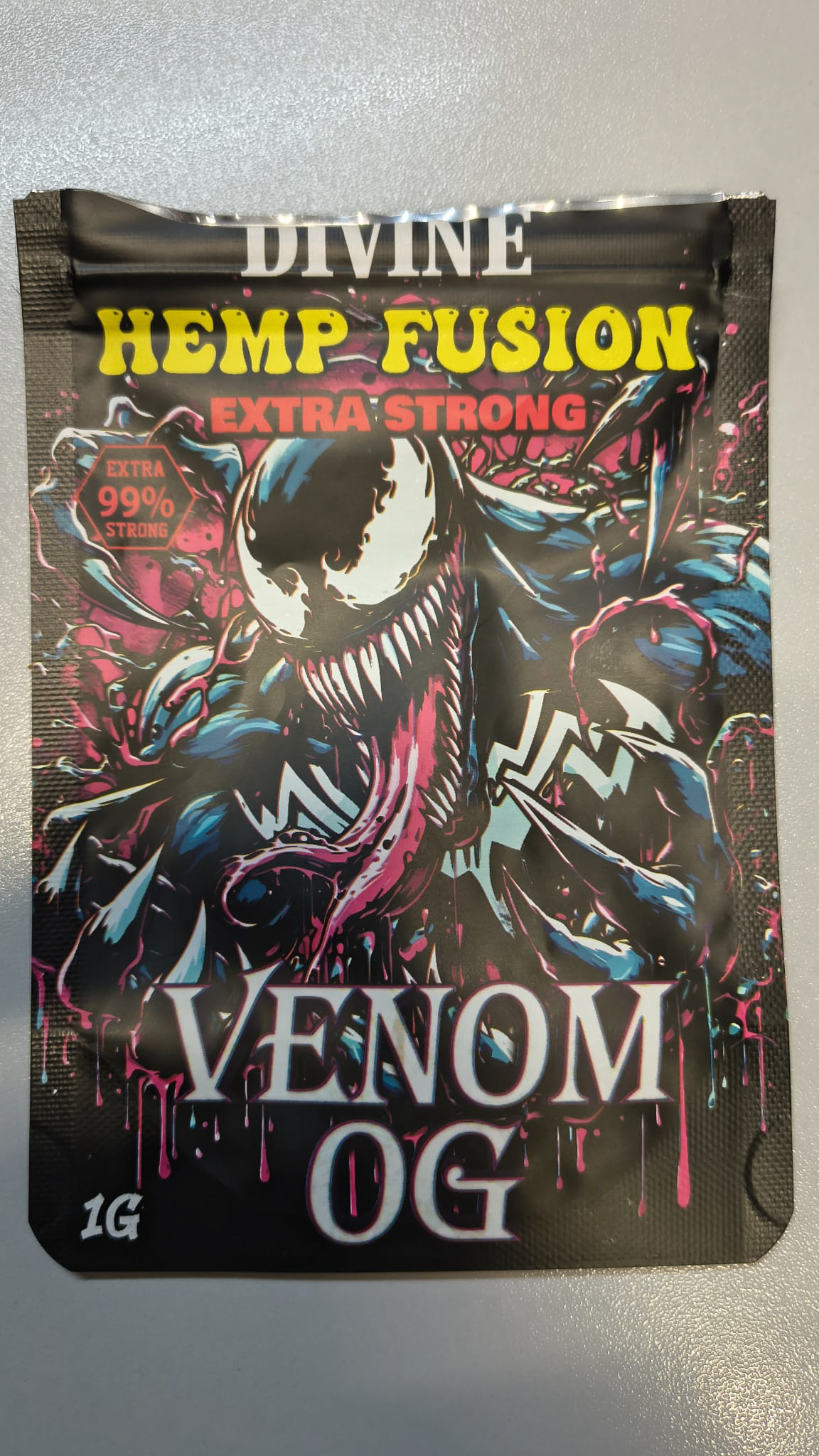 Bylinný výrobek určený ke kouření zn. DIVINE HEMP Fusion EXTRA STRONG VENOM OG, 1g