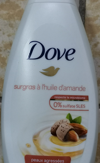 Dove, surgras à ľhuile ďamande, douche soin