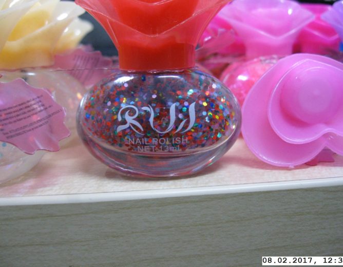 Nebezpečný výrobek – RUJ, NAIL Polish