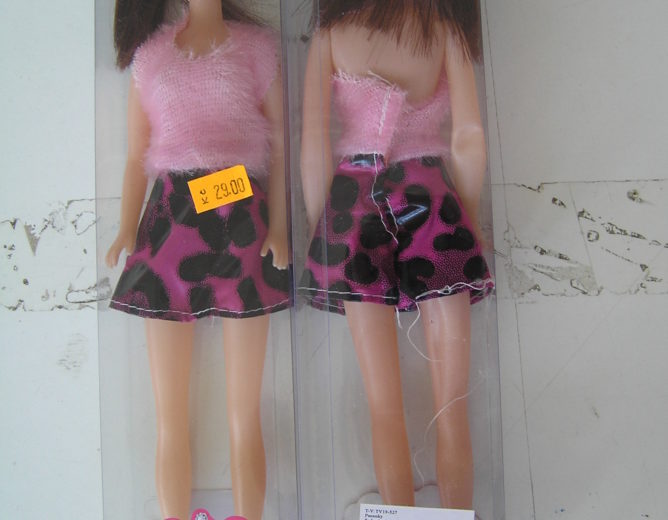 Nebezpečný výrobek – Panenka Pretty Girl fashion doll