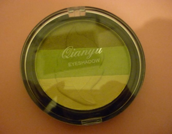 Nebezpečný výrobek – Qianyu EYESHADOW